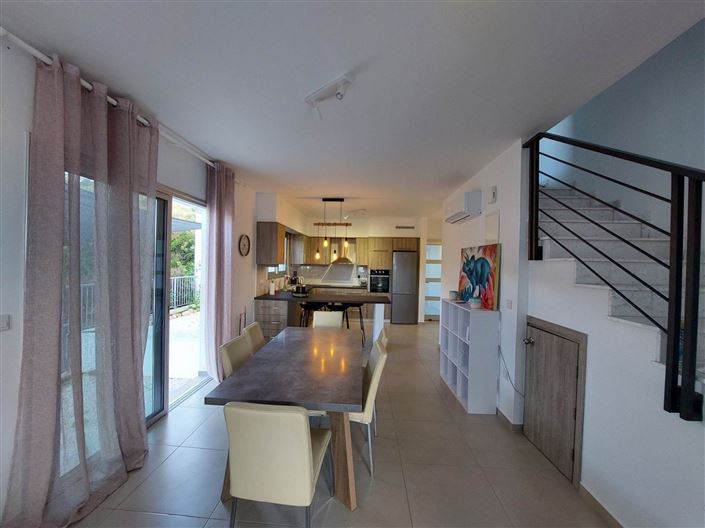 Image No.5-4 Bed House for sale