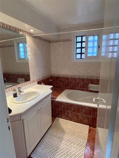 Image No.12-3 Bed House for sale