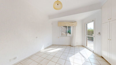 c211246d-bd4a-48a8-8e7f-e340bcb9100f