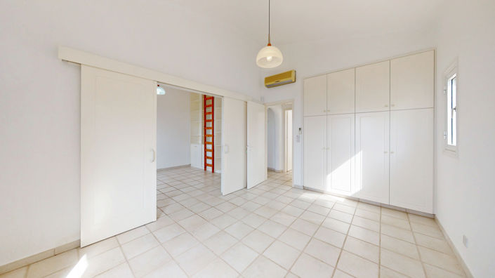 Image No.14-5 Bed House for sale