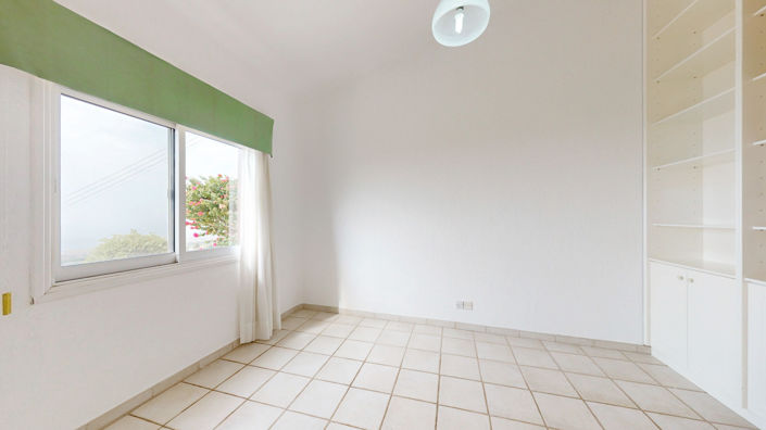 Image No.15-5 Bed House for sale