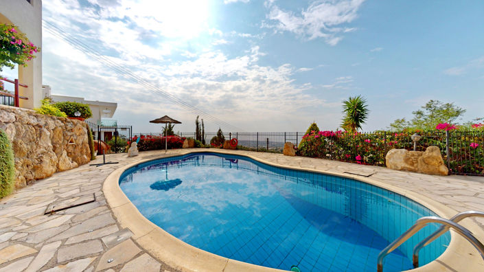 Image No.30-5 Bed House for sale