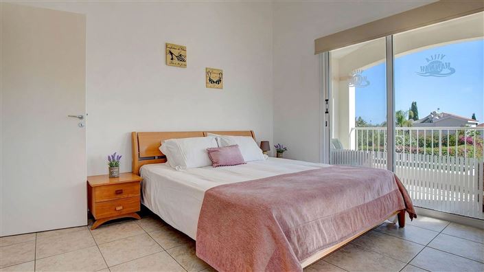 Image No.9-3 Bed House for sale