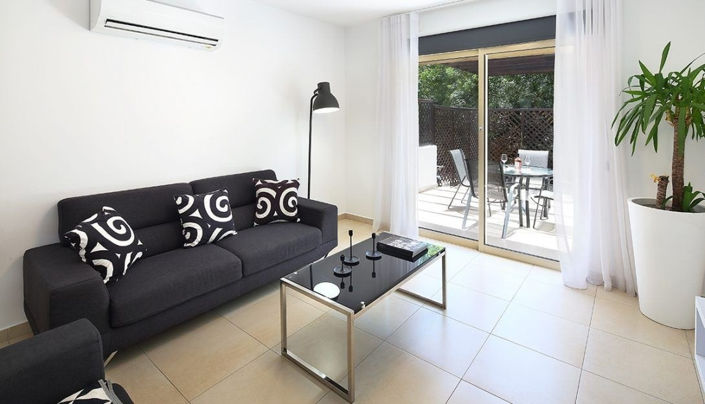 Image No.1-2 Bed House for sale