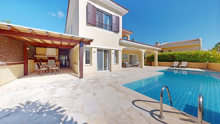 Image No.30-5 Bed House for sale