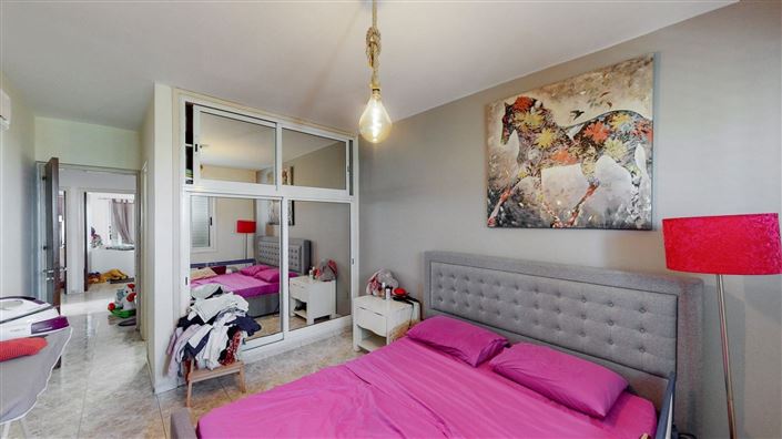 Image No.12-4 Bed House for sale