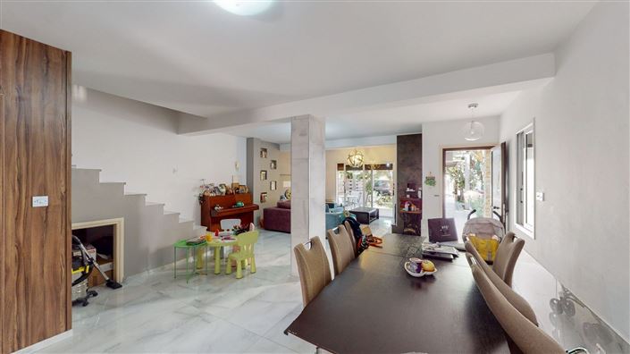 Image No.6-4 Bed House for sale