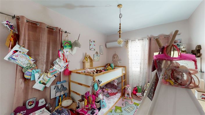 Image No.9-4 Bed House for sale