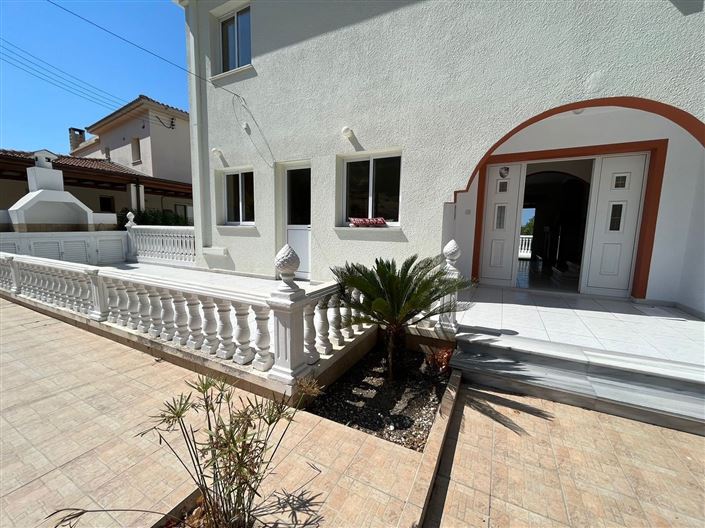 Image No.1-3 Bed House for sale