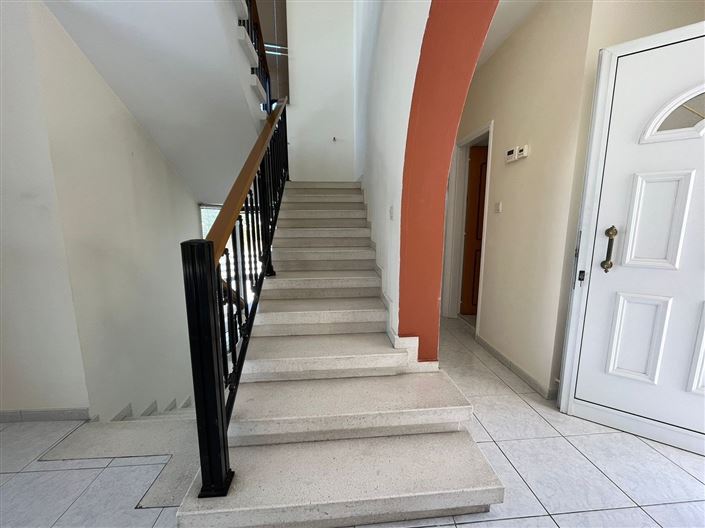 Image No.14-3 Bed House for sale