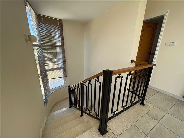 Image No.15-3 Bed House for sale