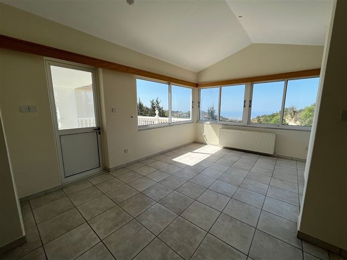 Image No.17-3 Bed House for sale