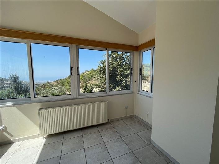 Image No.19-3 Bed House for sale