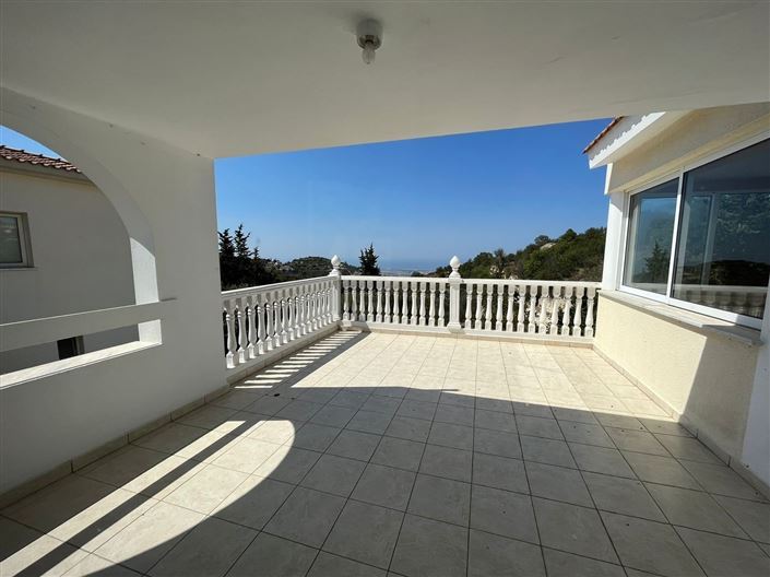 Image No.21-3 Bed House for sale