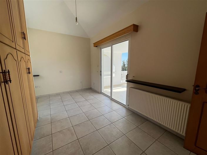 Image No.28-3 Bed House for sale