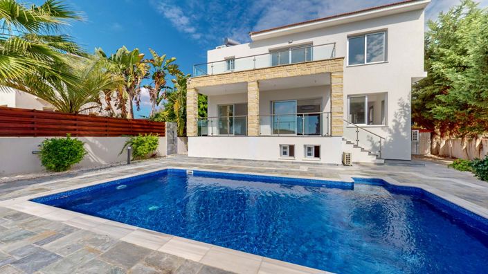 Image No.1-5 Bed House for sale