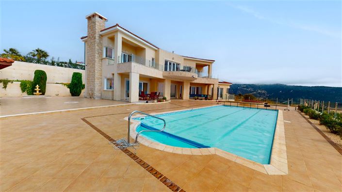 Image No.1-5 Bed House for sale
