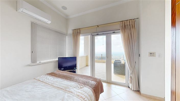 Image No.15-5 Bed House for sale