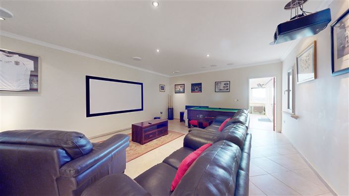 Image No.19-5 Bed House for sale