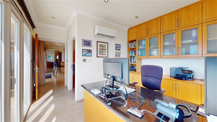 Image No.25-5 Bed House for sale