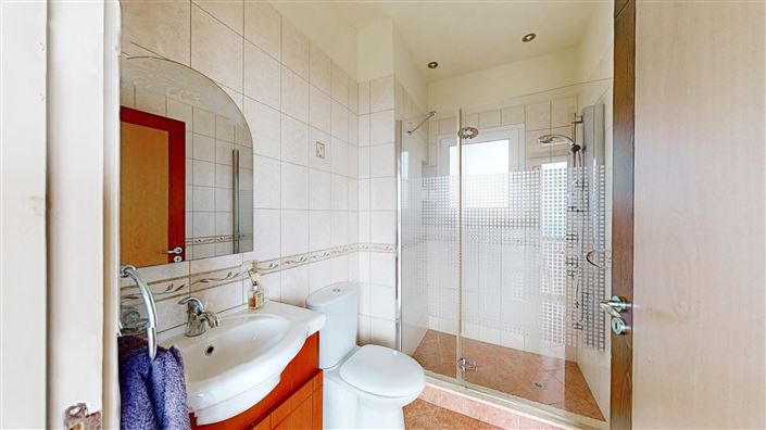 Image No.26-5 Bed House for sale