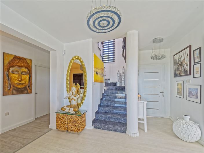 Image No.10-4 Bed House for sale