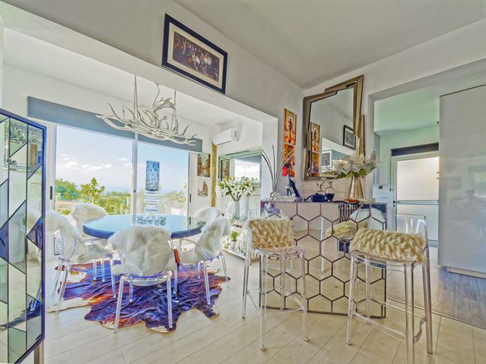 Image No.6-4 Bed House for sale