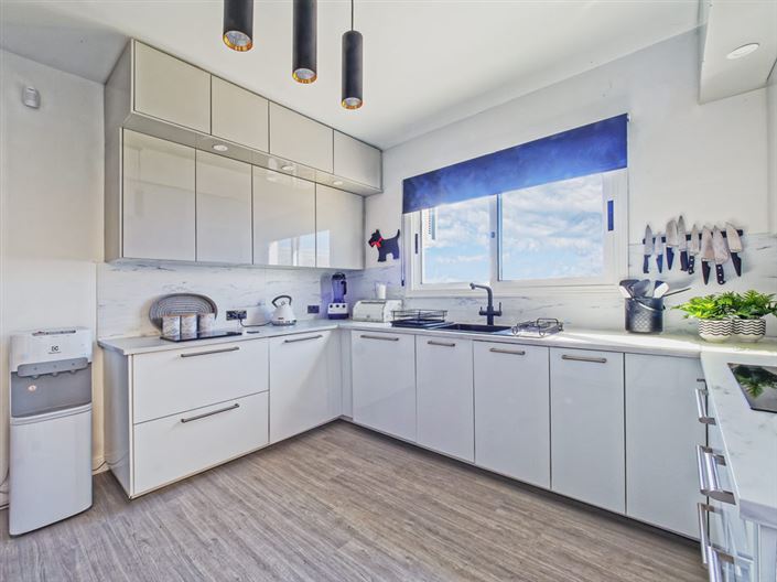 Image No.7-4 Bed House for sale