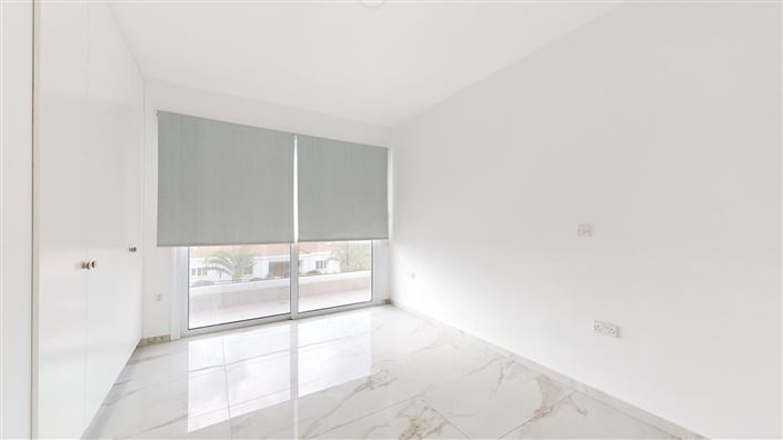 Image No.10-3 Bed House for sale