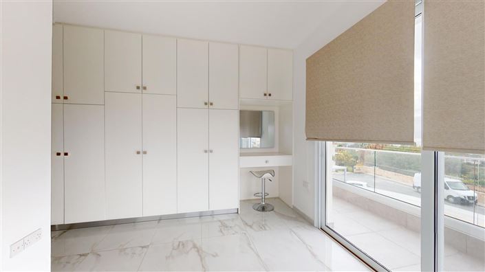 Image No.14-3 Bed House for sale