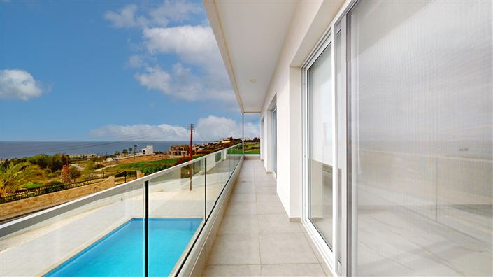 Image No.17-3 Bed House for sale