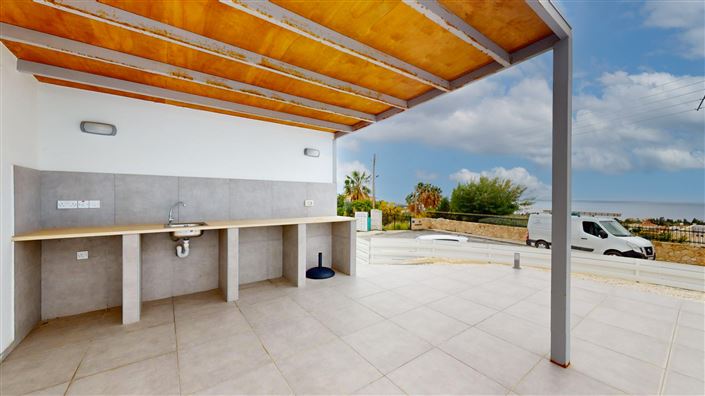 Image No.18-3 Bed House for sale