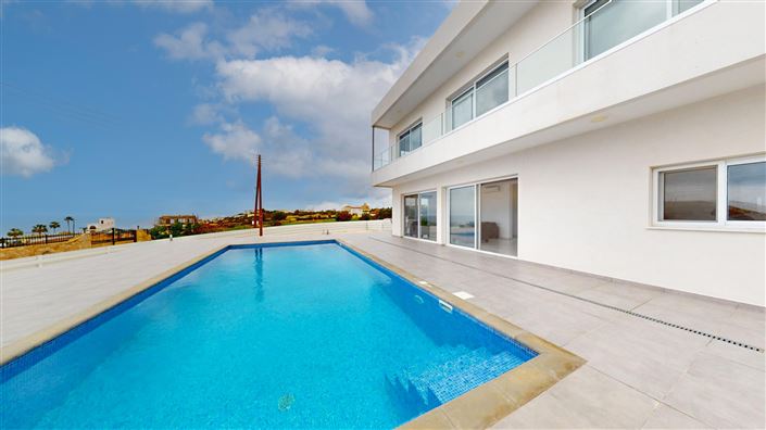 Image No.19-3 Bed House for sale