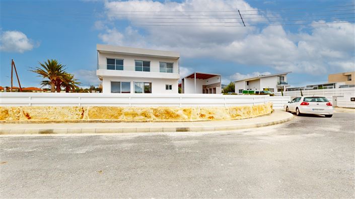 Image No.21-3 Bed House for sale