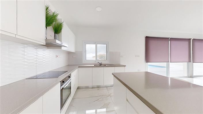 Image No.6-3 Bed House for sale