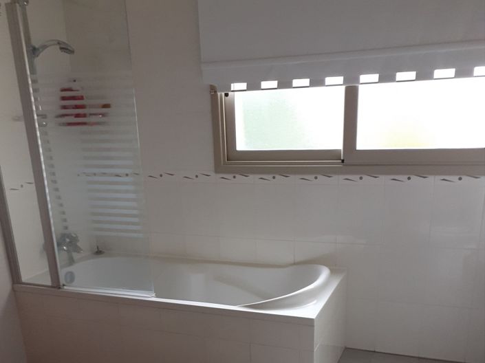 Image No.17-6 Bed House for sale