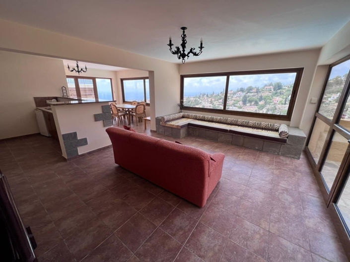 Image No.18-4 Bed House for sale