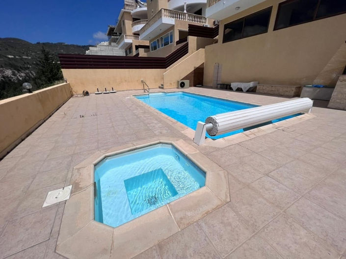 Image No.27-4 Bed House for sale