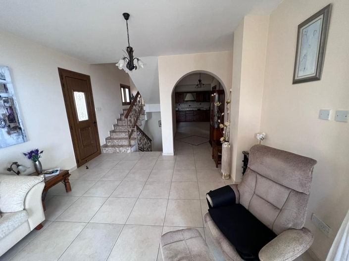 Image No.6-4 Bed House for sale