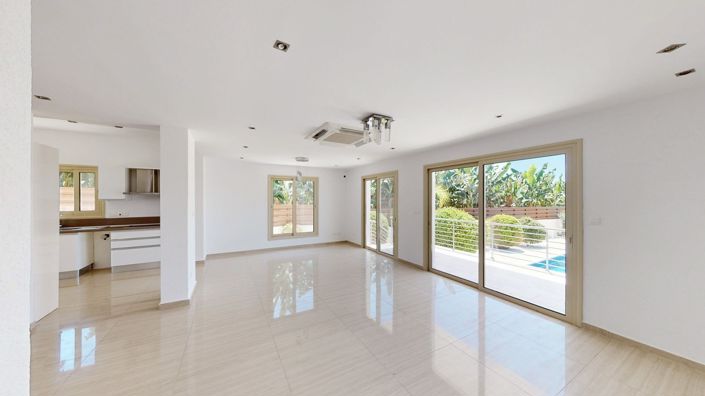 Image No.4-4 Bed House for sale