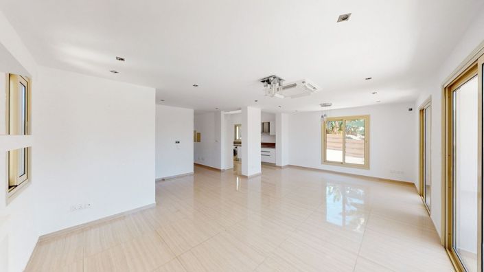 Image No.5-4 Bed House for sale