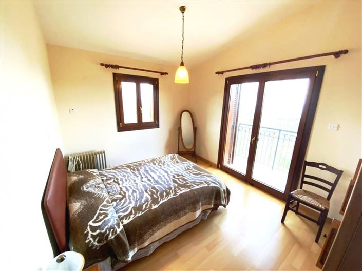 Image No.11-3 Bed House for sale