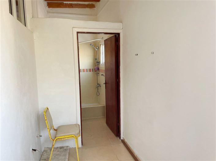 Image No.6-5 Bed House for sale