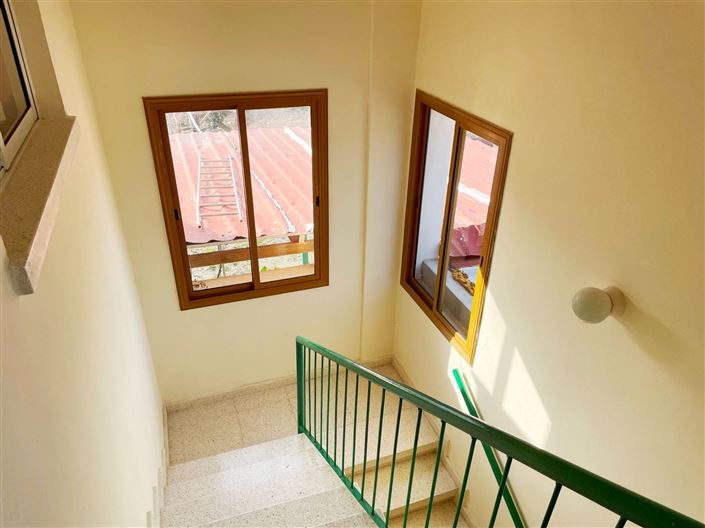 Image No.7-5 Bed House for sale