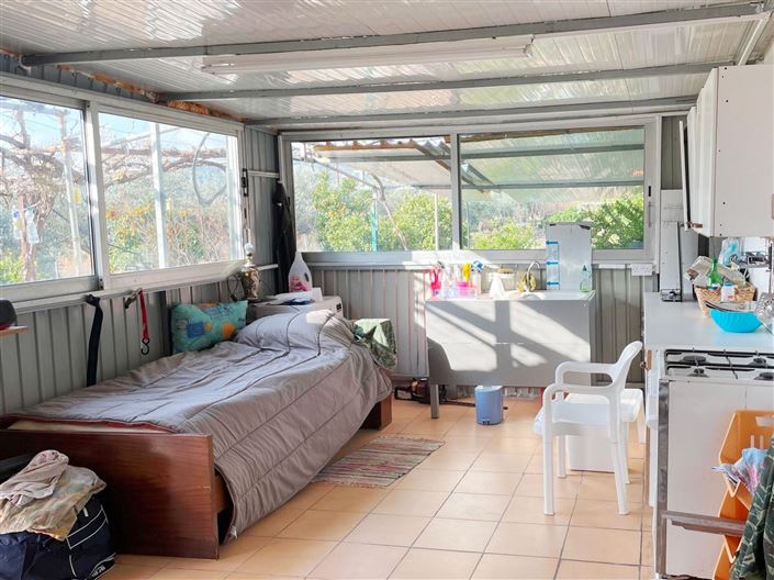 Image No.8-5 Bed House for sale