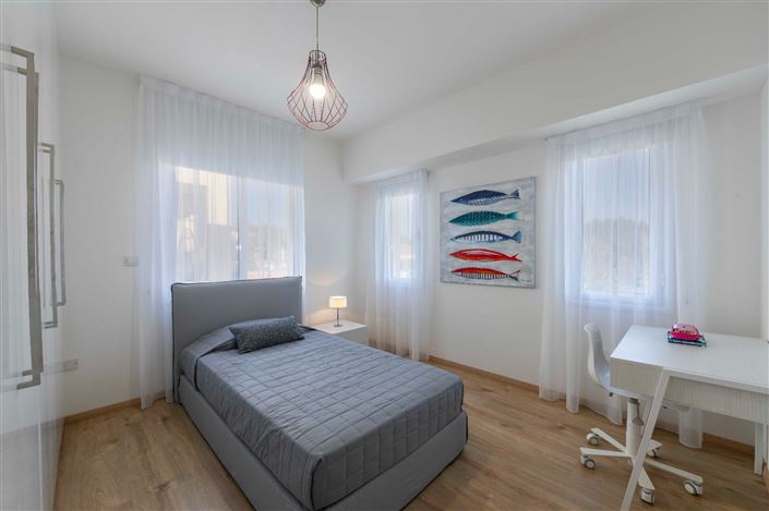 Image No.11-3 Bed House for sale