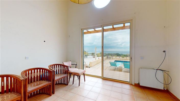 Image No.10-6 Bed House for sale