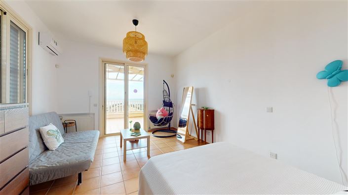 Image No.15-6 Bed House for sale