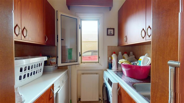 Image No.19-6 Bed House for sale