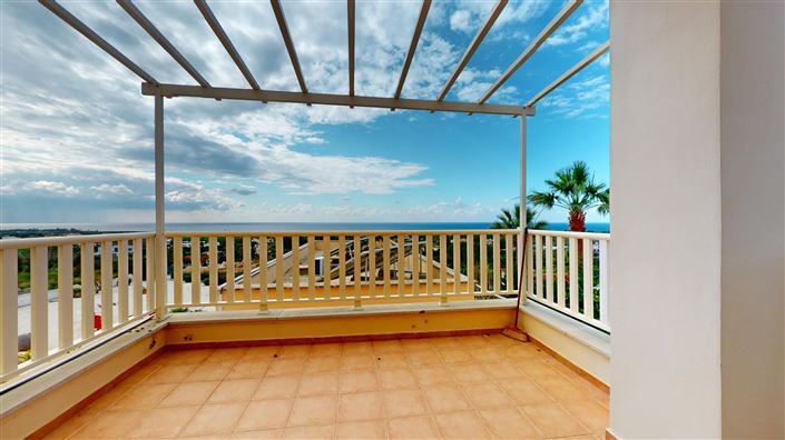 Image No.20-6 Bed House for sale